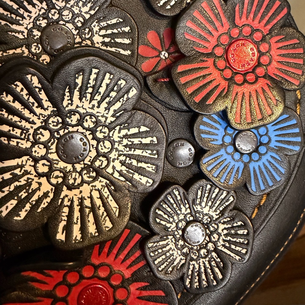 Coach Tea Rose Appliqué Leather Saddle Bag/Floral Crossbody/Black - Picture 6 of 15